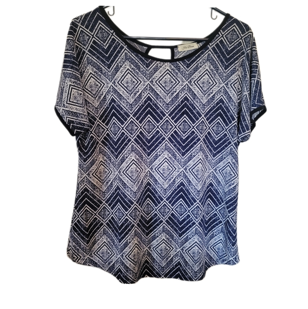 Blue and White Fun Pattern Short Sleeve Stretchy Top Size Medium